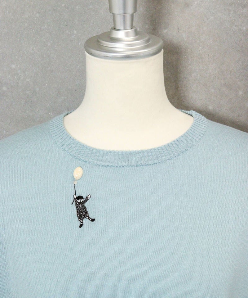 首元アップ（ライトブルー）