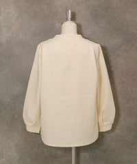 イラスト刺繍ダンボールプルオーバー後ろ（ホワイト）