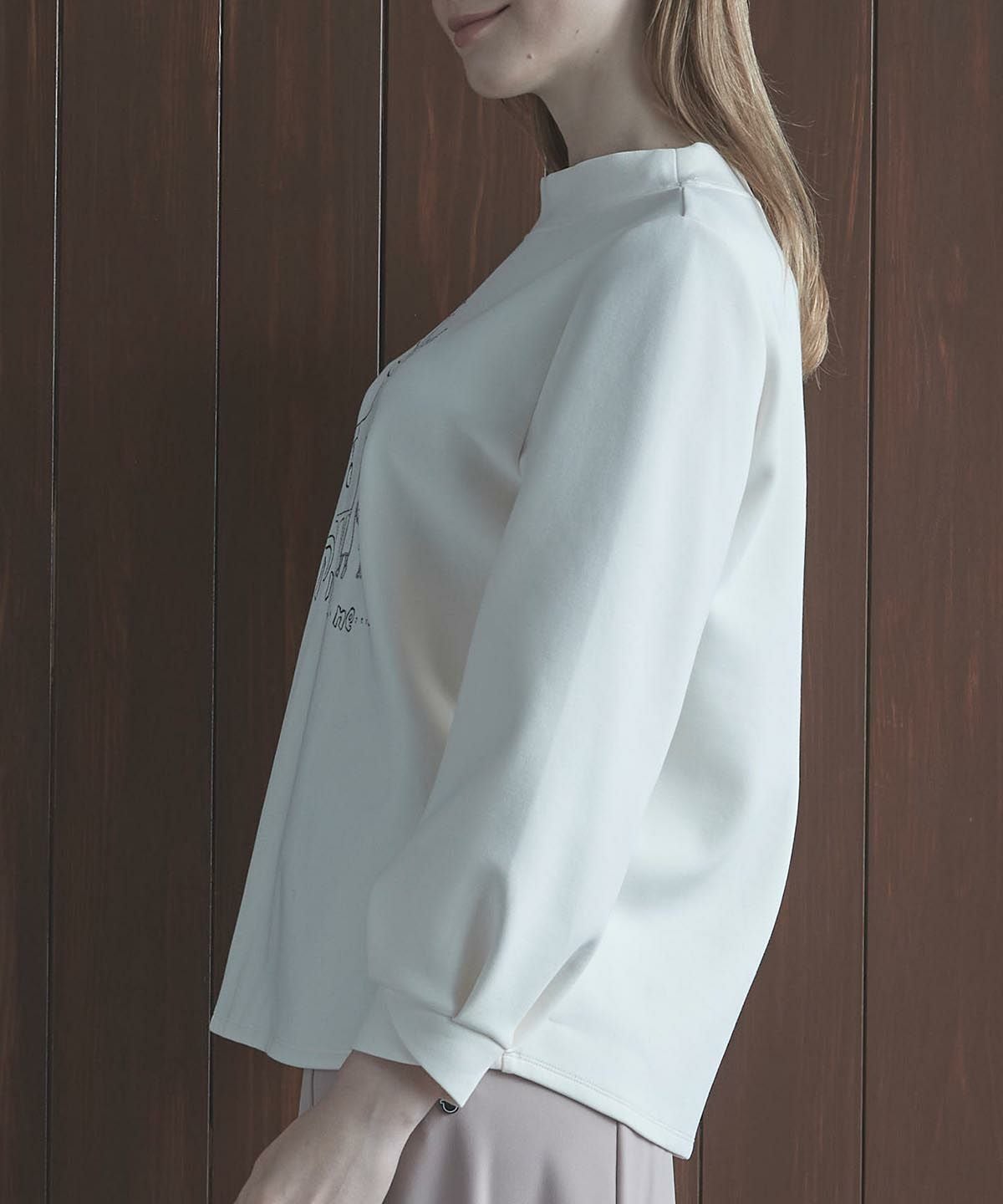 モデル着用画像（ホワイト）