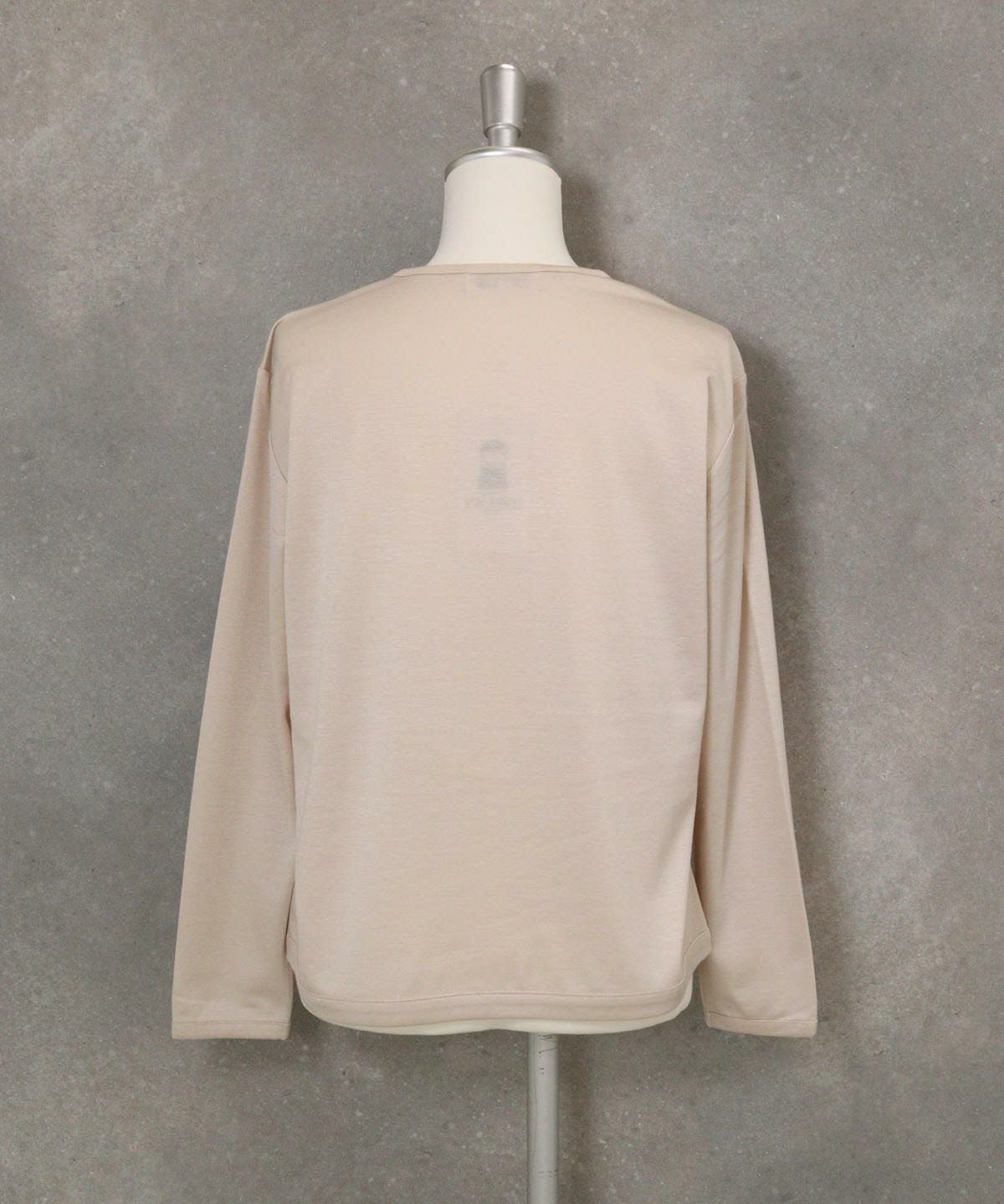 フロントワッペンプルオーバー(ベージュ)後ろ