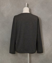 フロントワッペンプルオーバー(グレー)後ろ