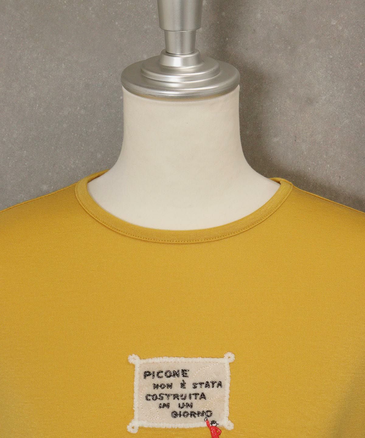 首元(イエロー)