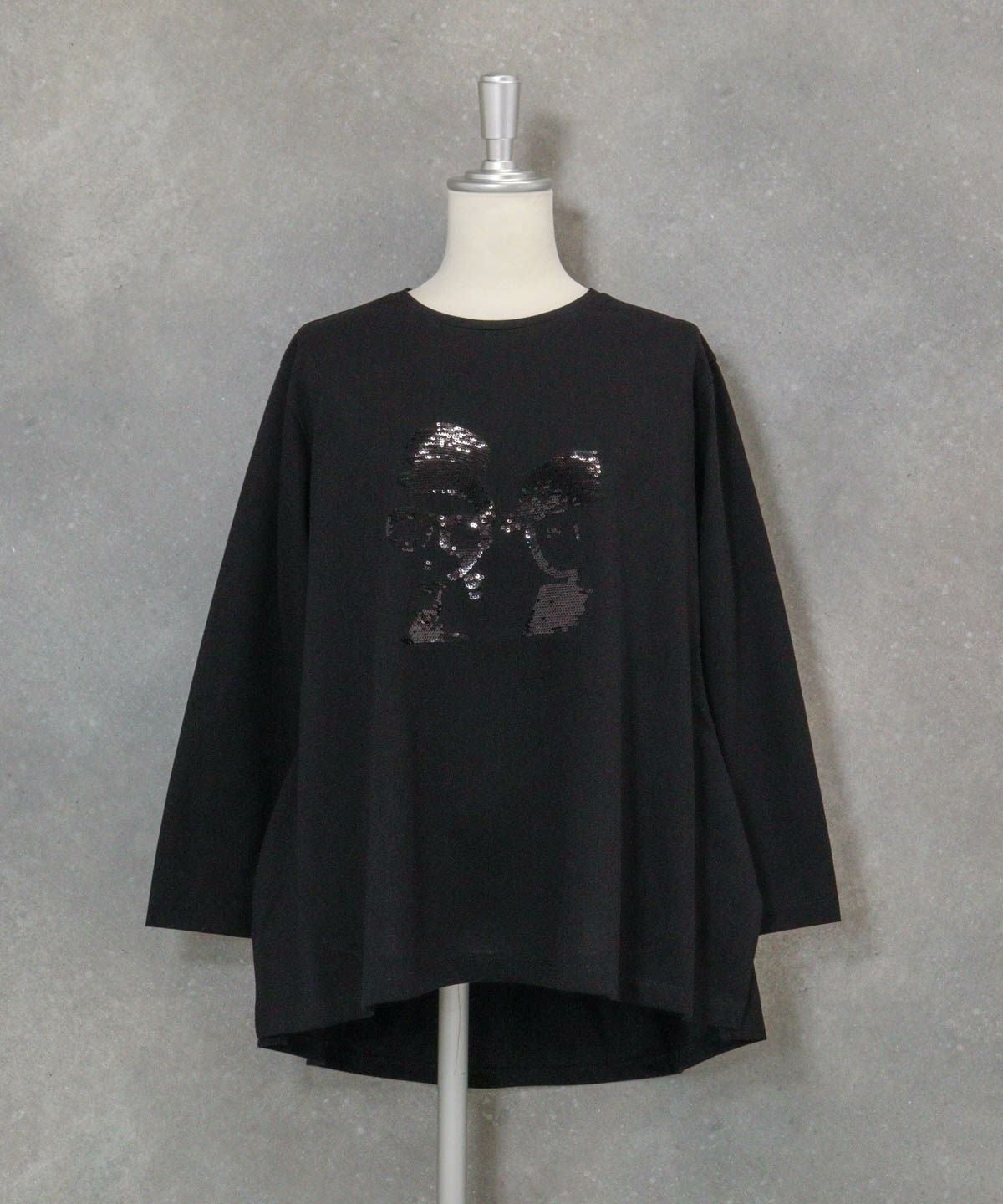 スパンコールイレギュラーヘムプルオーバー（ブラック）