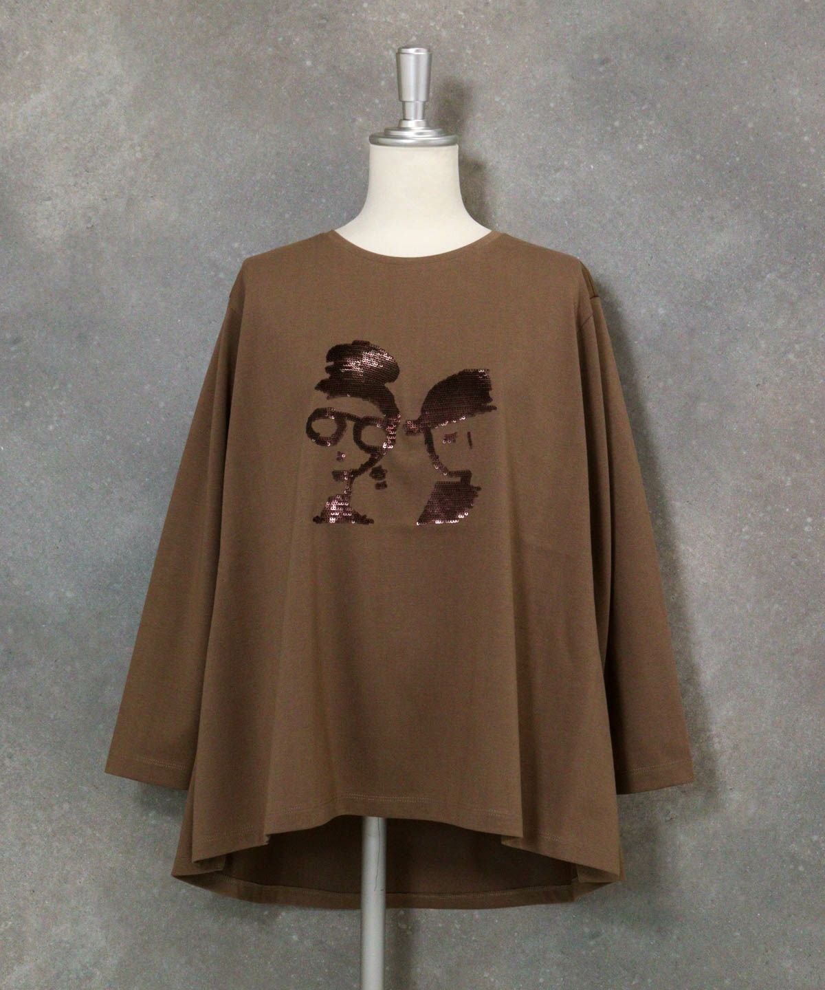 スパンコールイレギュラーヘムプルオーバー（ブラウン）