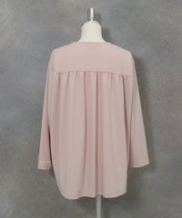 袖ワッペンバックギャザープルオーバー後（ピンク）