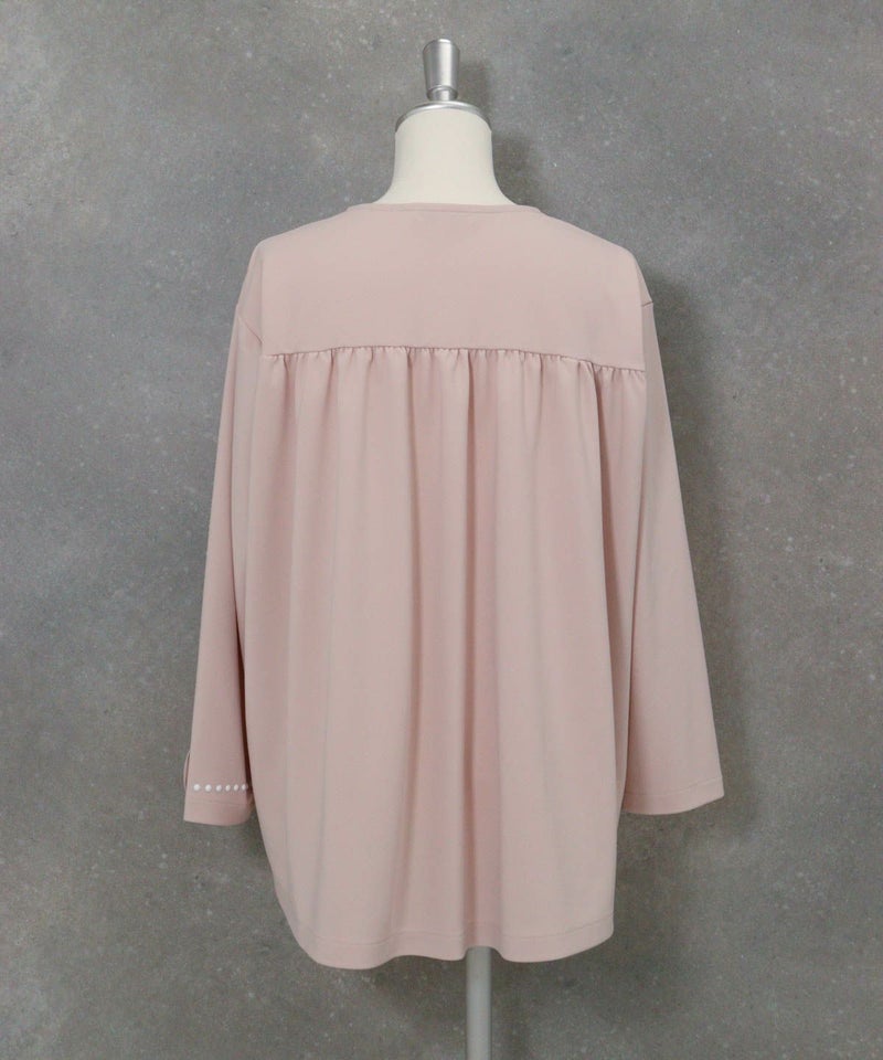 袖ワッペンバックギャザープルオーバー後（ピンク）