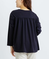 モデル着用画像（ネイビー）