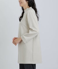 モデル着用画像（ベージュ）