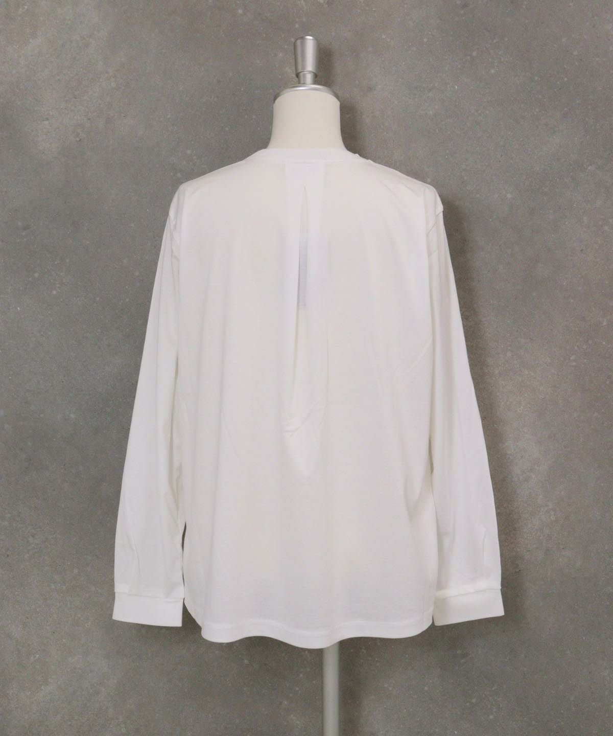 コットン混刺繍冷感プルオーバー(ホワイト)後ろ