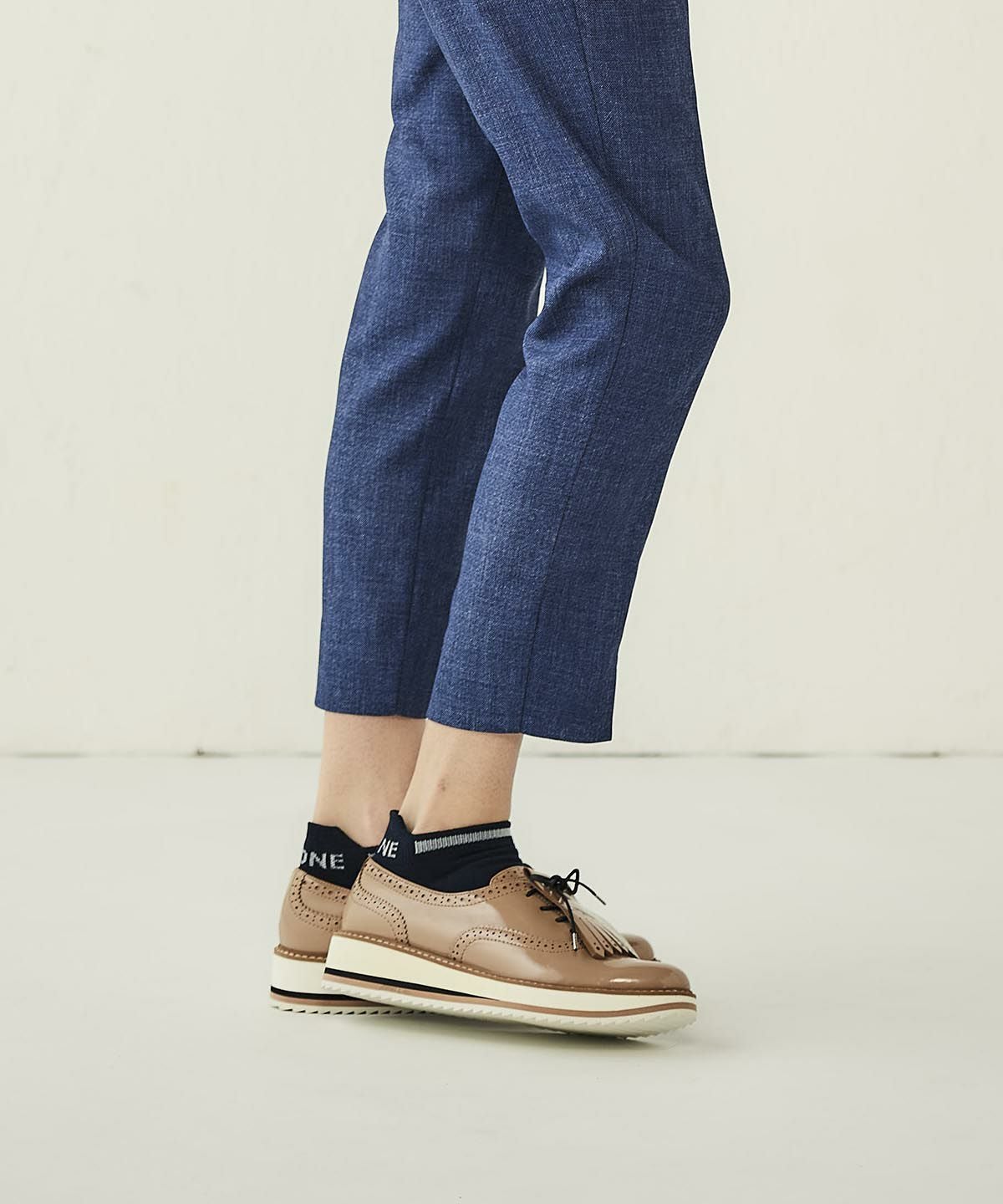 モデル着用画像（ネイビー）