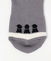 足先部分（グレー）