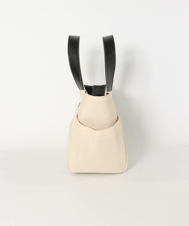 ロゴワッペンナイロンカートバッグ横（ベージュ）