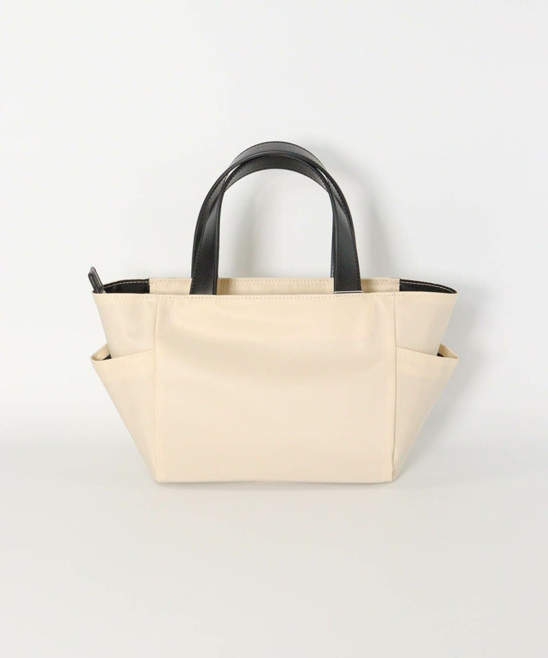 ロゴワッペンナイロンカートバッグ後（ベージュ）