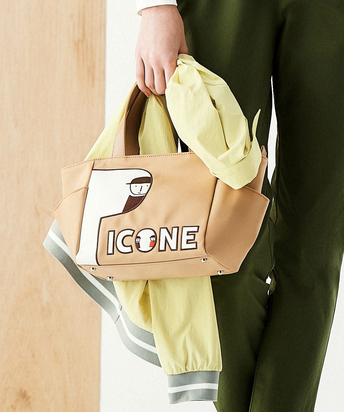 モデル着用画像（キャメル）