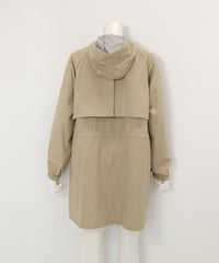 フード付撥水ナイロンコート(ベージュ)後ろ