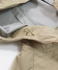 フード内側(ベージュ)