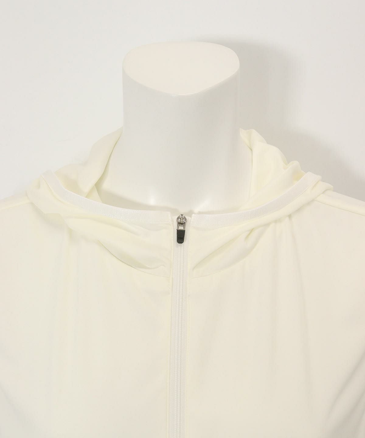 首元(ホワイト)