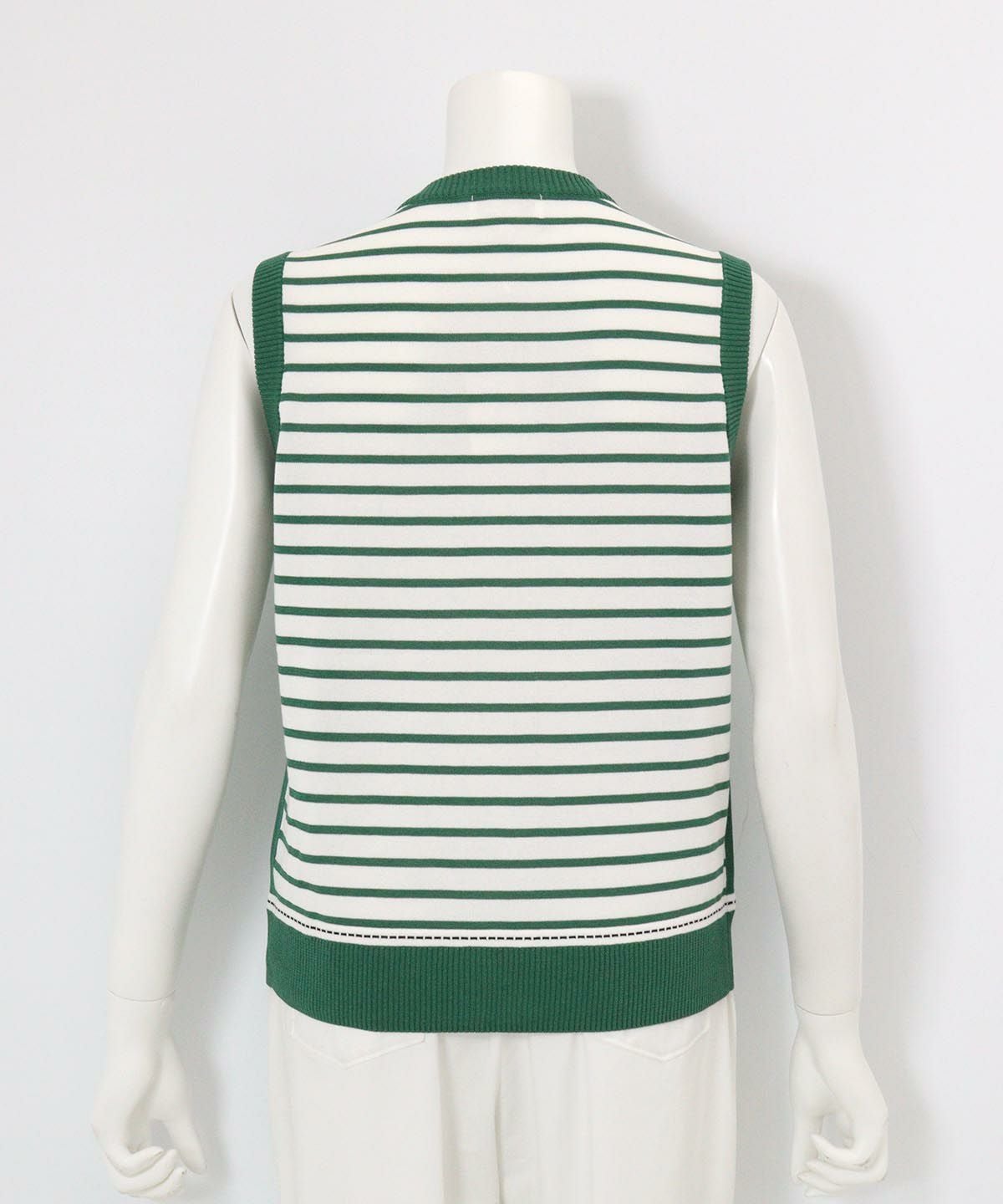 バックボーダーニットベスト(グリーン)後ろ