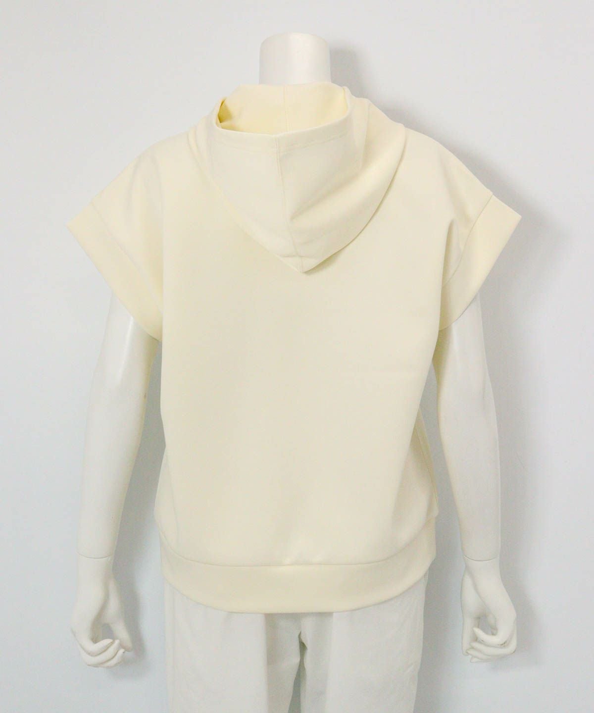 UV冷感ダンボール半袖プルパーカー後（ホワイト）