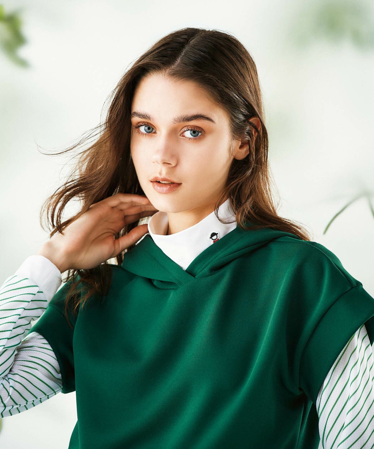 モデル着用画像(ホワイト×グリーン)