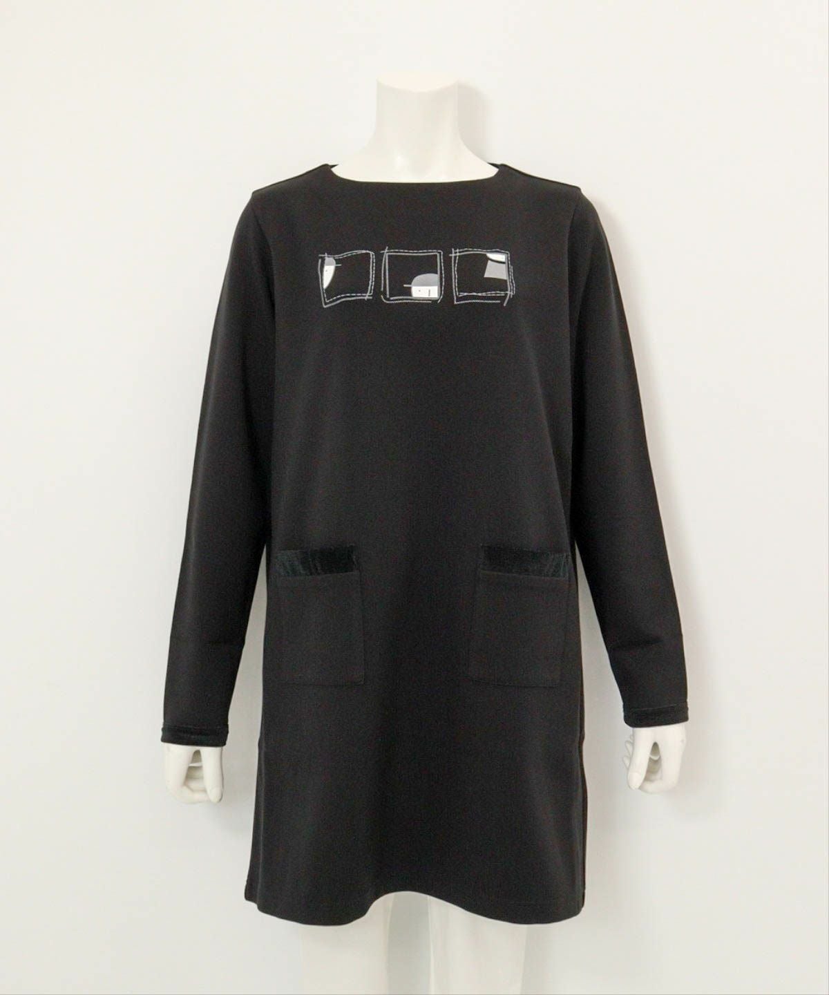 フロントポケット発熱チュニック（ブラック）