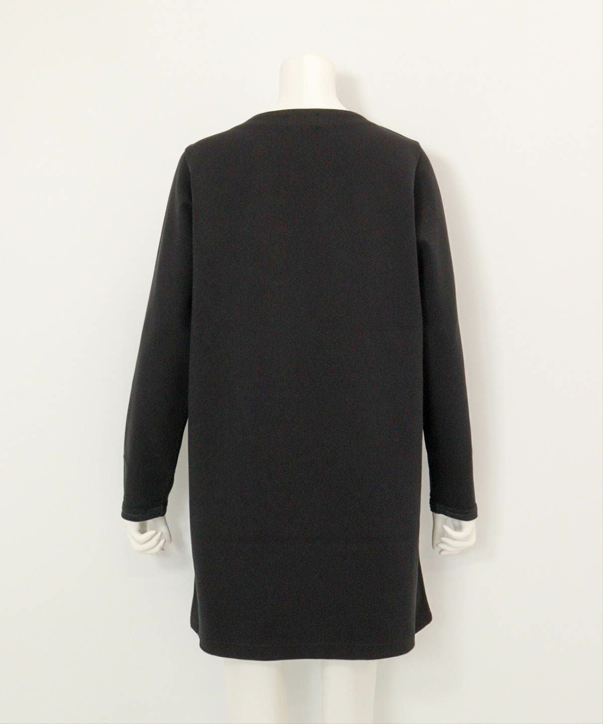 フロントポケット発熱チュニック後（ブラック）