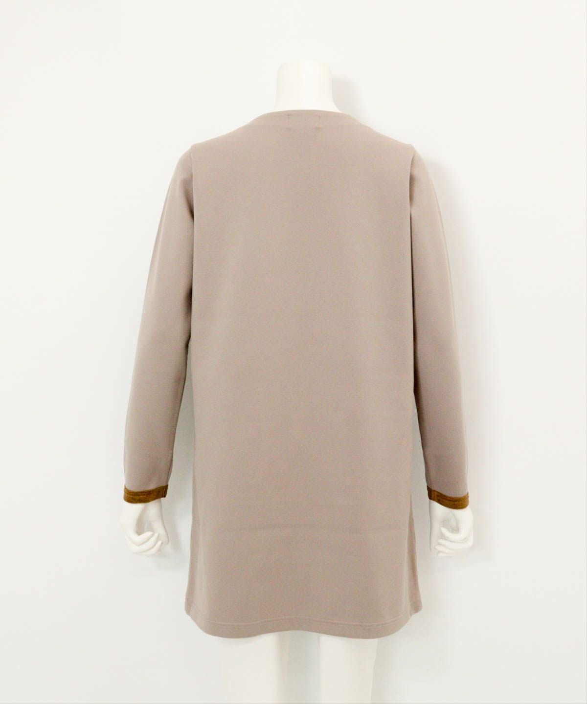 フロントポケット発熱チュニック後（ベージュ）