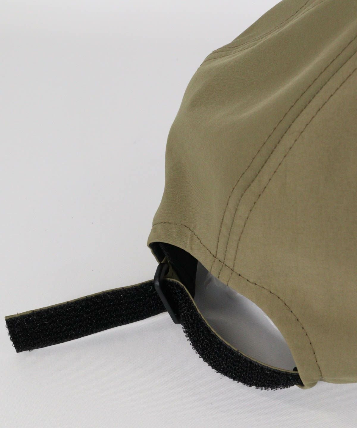 調節部分（カーキ）