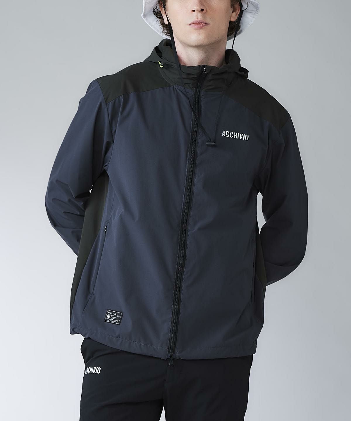 モデル着用画像（ブラック）