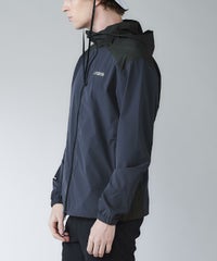 モデル着用画像（ブラック）