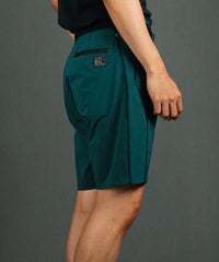 モデル着用画像（グリーン）