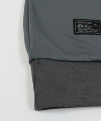 裾リブ素材部分（グレー）