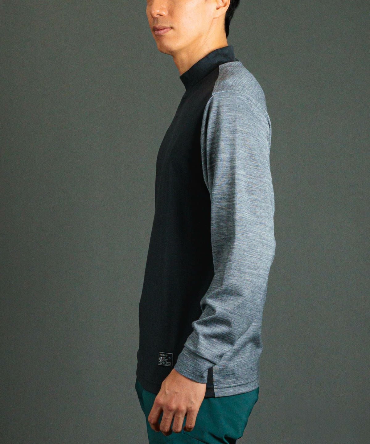 モデル着用画像（グレー）