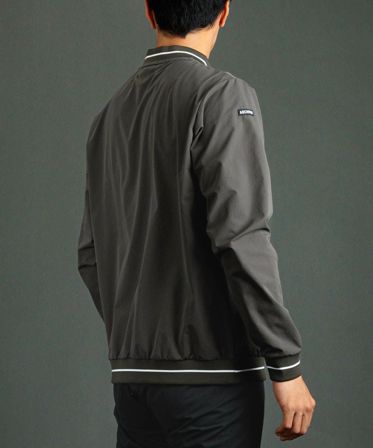 モデル着用画像（グレー）