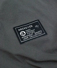 ワッペン部分（グレー）