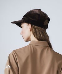 モデル着用画像（ブラウン）