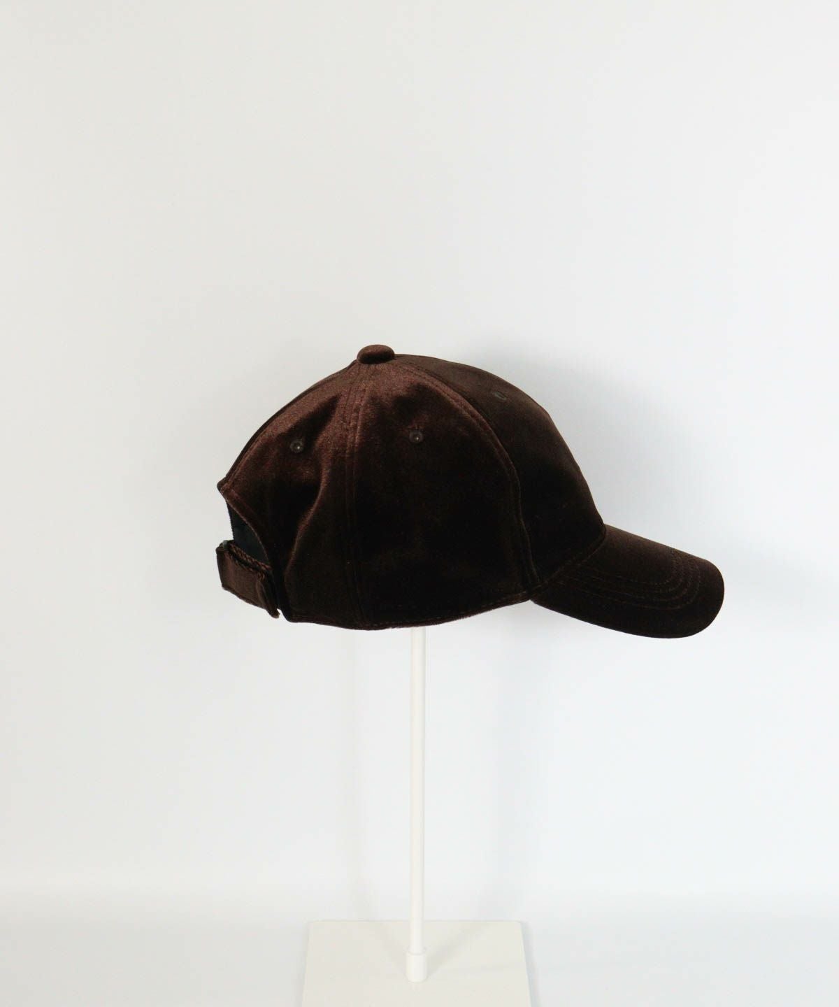 ベロアキャップ右横（ブラウン）