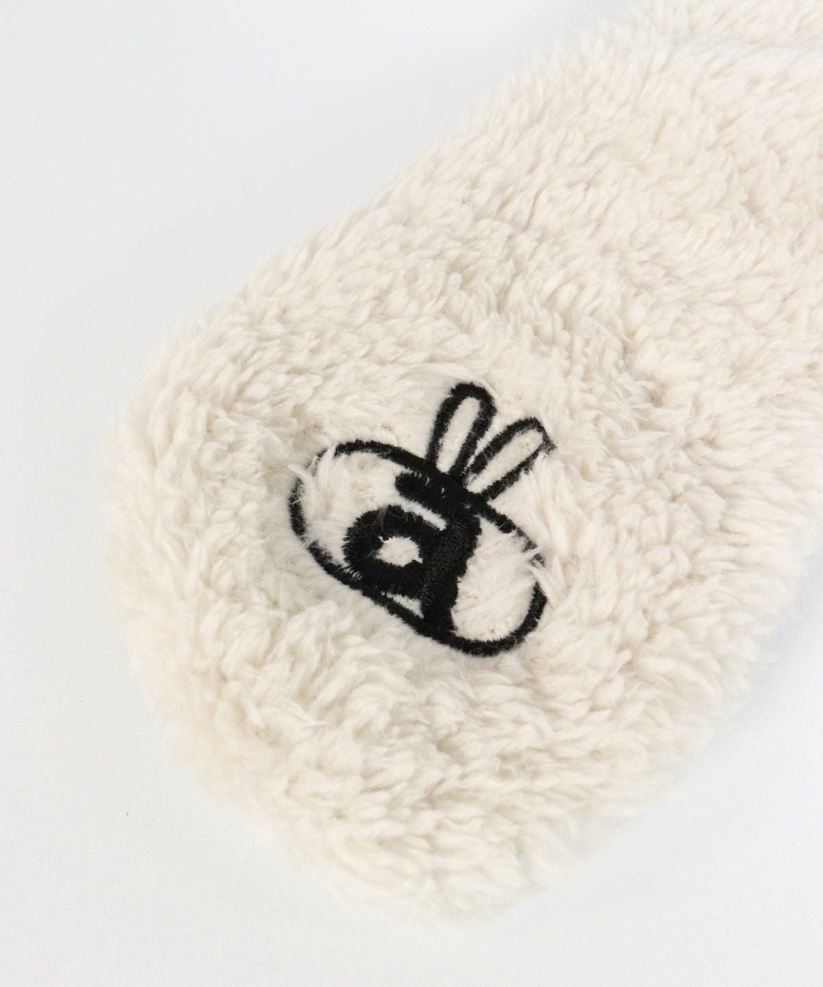 耳当てデザイン部分（ベージュ）