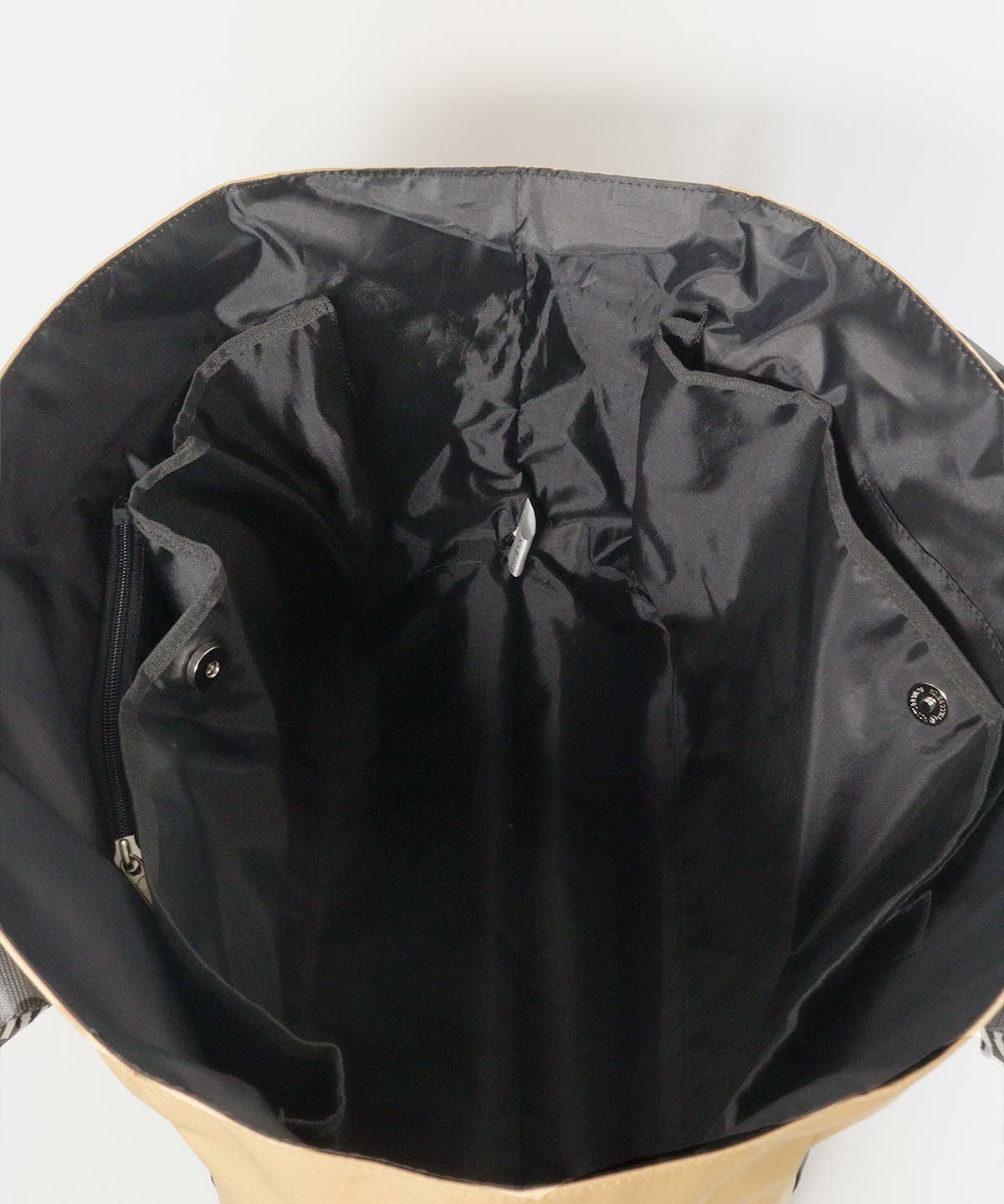 内側部分（ベージュ）