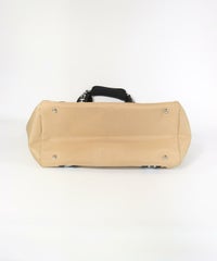 底部分（ベージュ）