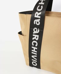  ロゴデザイン部分（ベージュ）