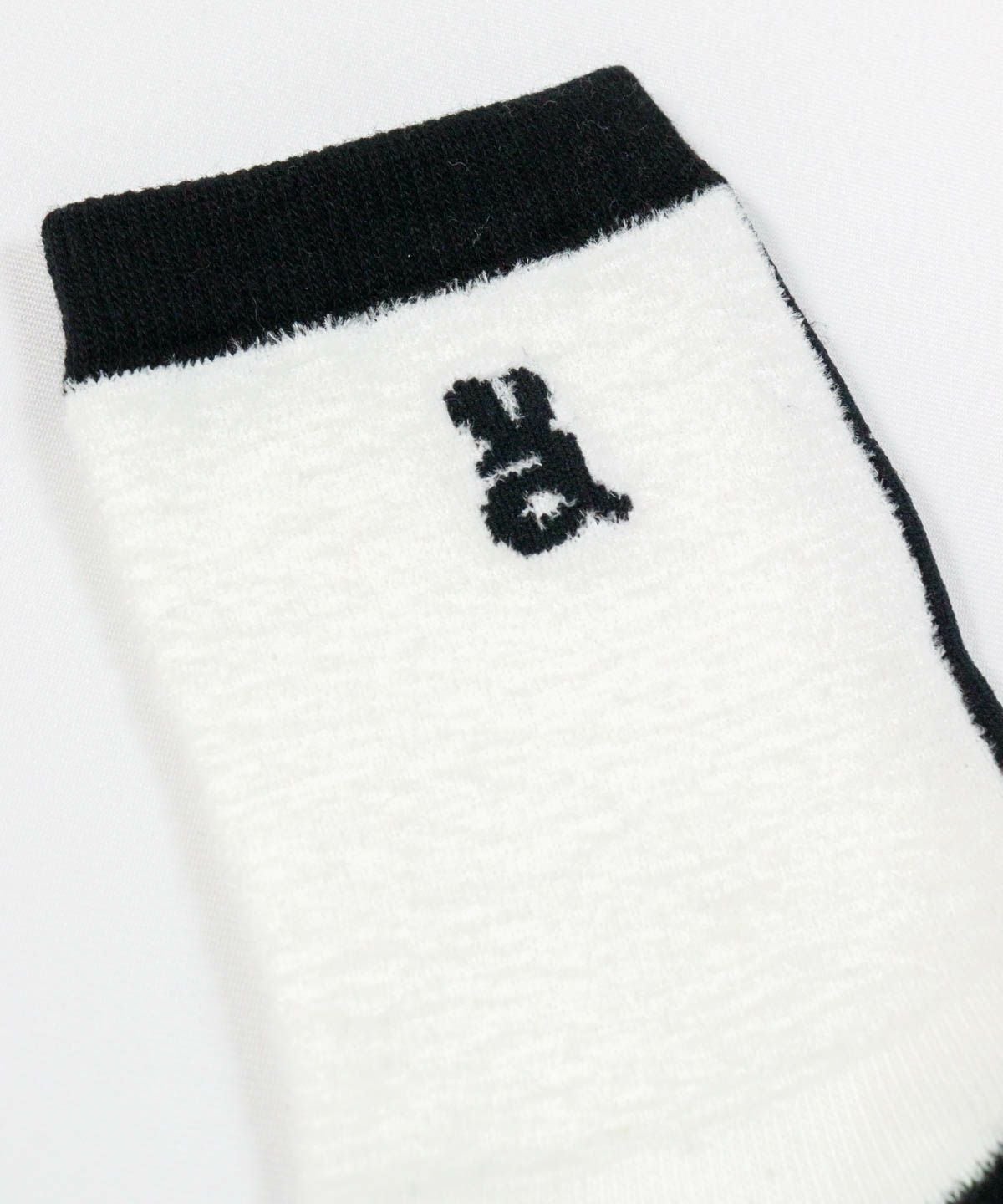 ロゴデザイン部分（ホワイト）