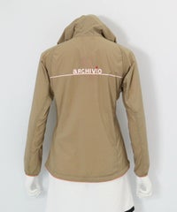 サイドメッシュナイロンブルゾン（キャメル）後ろ