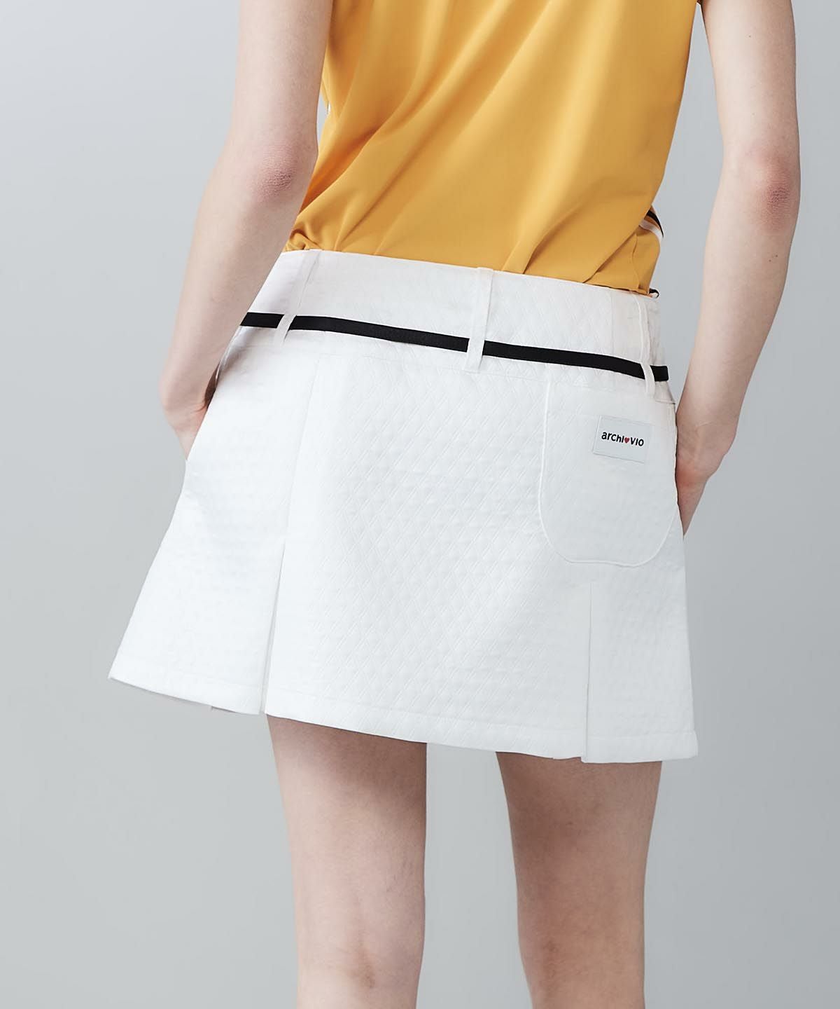 モデル着用画像（ホワイト）