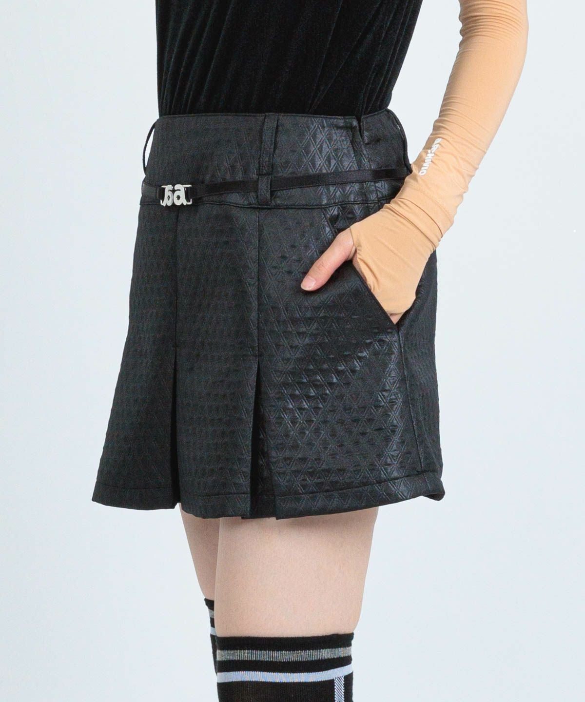 モデル着用画像（ブラック）