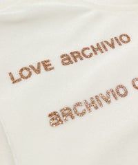 胸元デザイン部分（ホワイト×ゴールド）