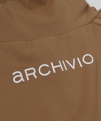 後ロゴデザイン部分（キャメル）