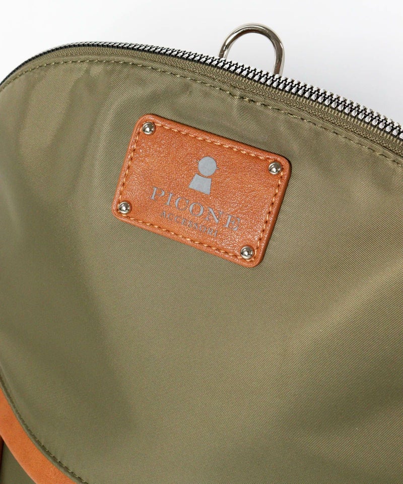 ロゴタグ部分（カーキ）