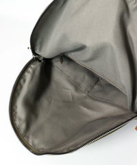 内側ポケット部分（カーキ）