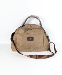 ショルダーストラップ取付イメージ（ベージュ）